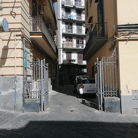Martuccihouse Apartment Наполи Екстериор снимка